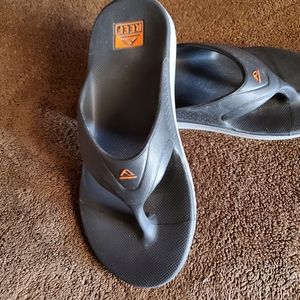 Men's reef flip flops size 10